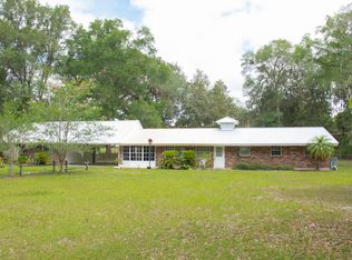 116 Country Ln, San Mateo, FL 32187