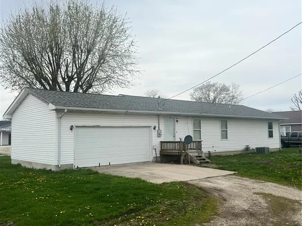 1114 S Main St, Vandalia, MO 63382