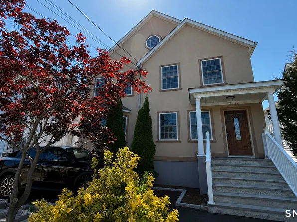 271 Seaside Ave #A, Stamford, CT 06902