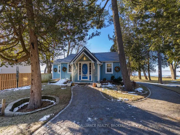 138 Nicholson Point Rd, Loyalist, ON K0H 1G0