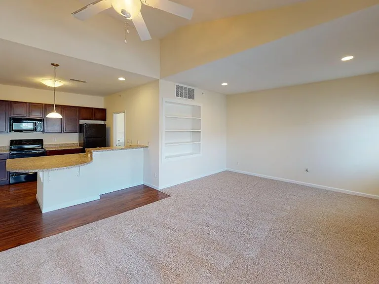 Windsor West | Specials Available — Photo 37