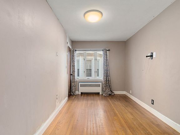 5th image of 36 Nahant Pl #1