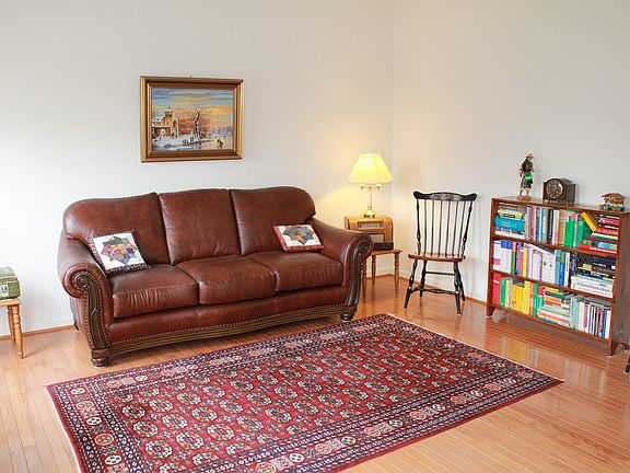 4th image of 17 Mima Cir