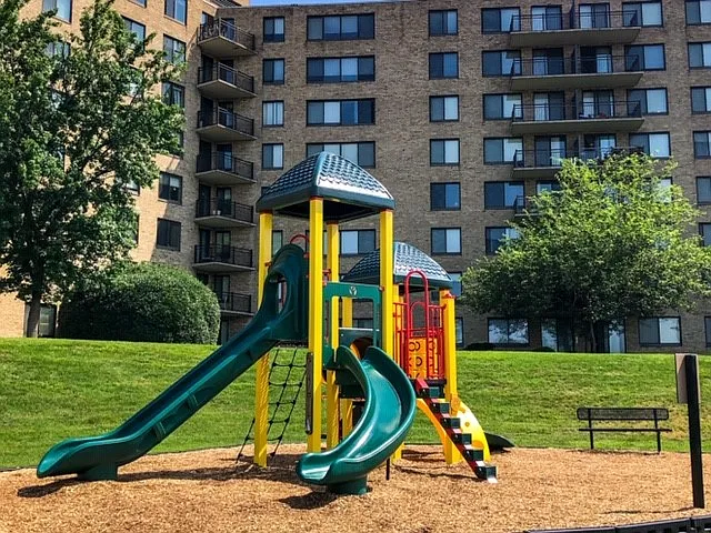 Plaza Towers — Photo 34