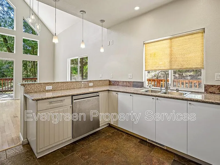 1932 Tecolote Dr — Photo 10