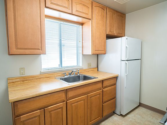 4th image of 1710 Benton St #1B-1Ba-600Sqft