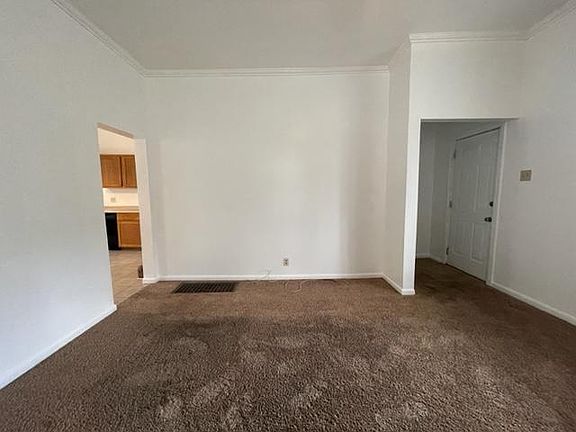 4th image of 405 Donmoyer Ave