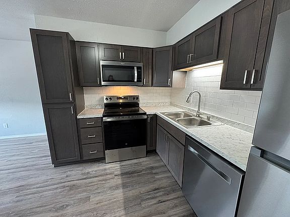 4th image of 2405 W 2nd Ave #11
