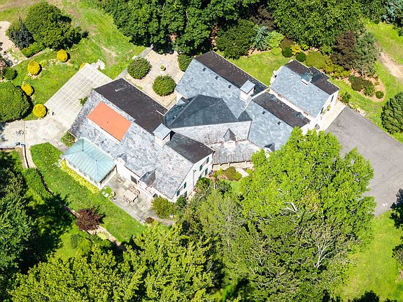 3rd image of 217 Scaife Rd