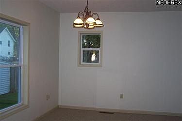 3rd image of 614 W Oak St