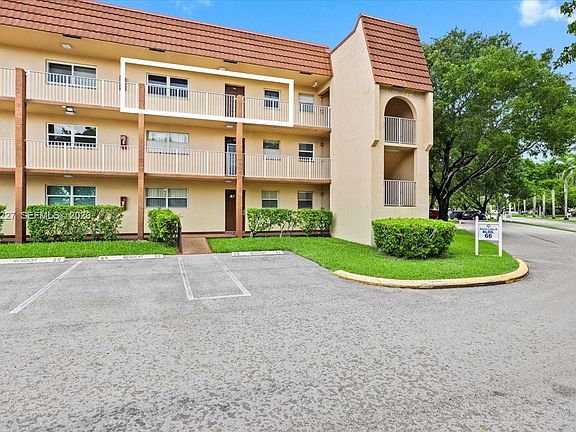 3rd image of 2911 N Pine Island Rd APT 311