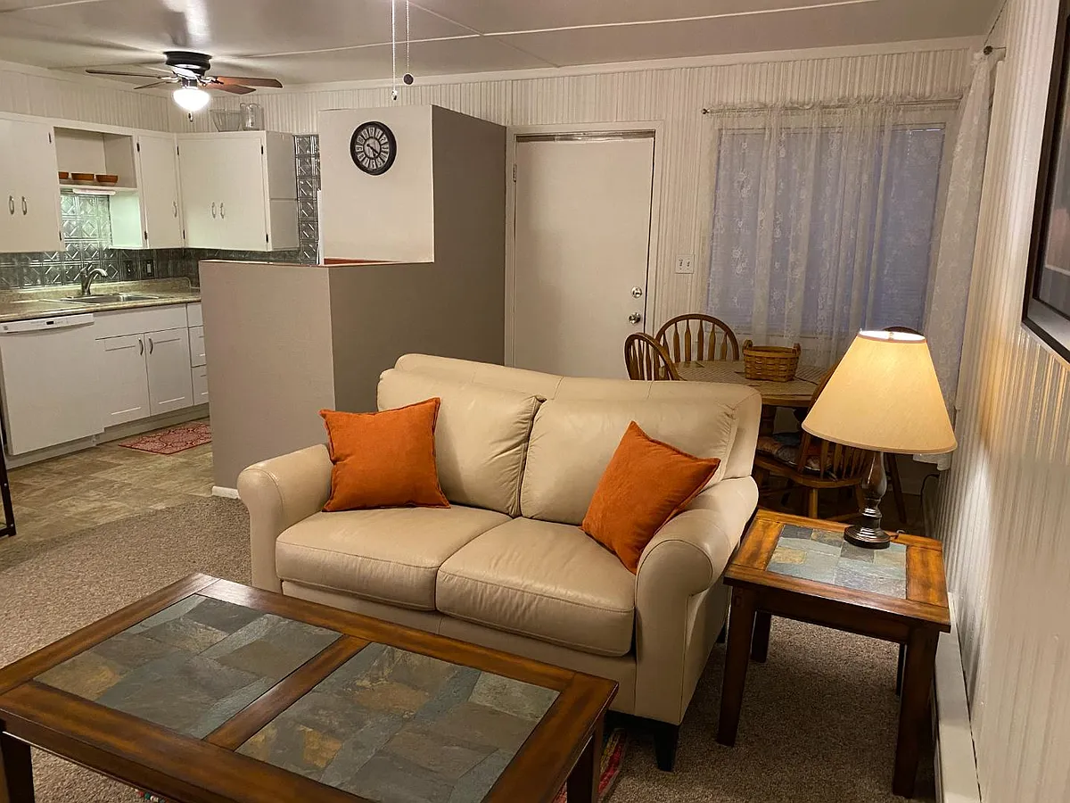 Unit Photo - 304 S Harrison St