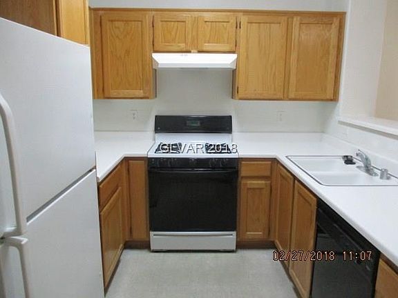 3rd image of 1301 Dusty Creek St