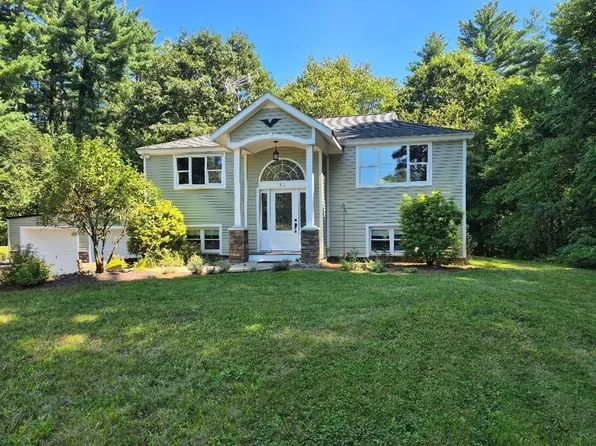 511 Michael Sears Rd, Belchertown, MA 01007