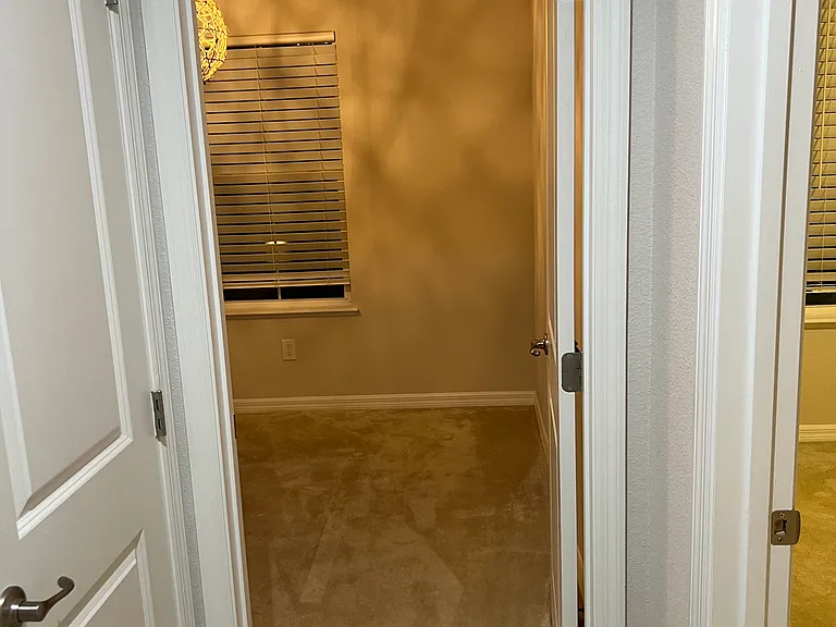 3601 Voyager Ln — Photo 32