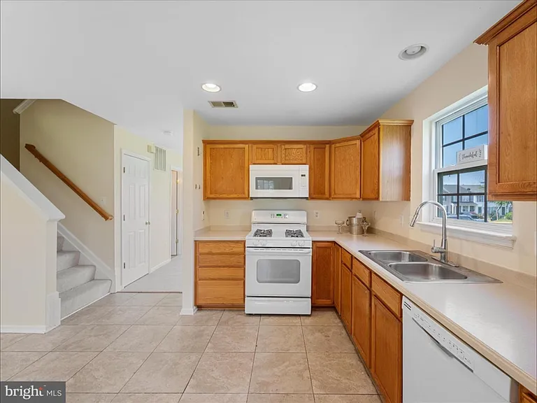 303 Pendleton Ln — Photo 8