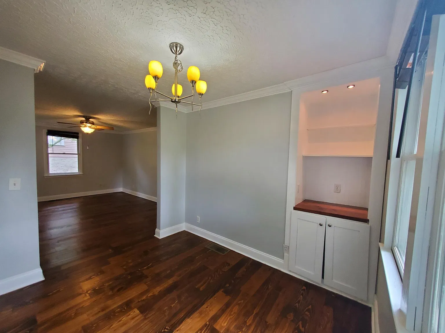 3 bed, 1269 sqft, $2,500 — Photo 4