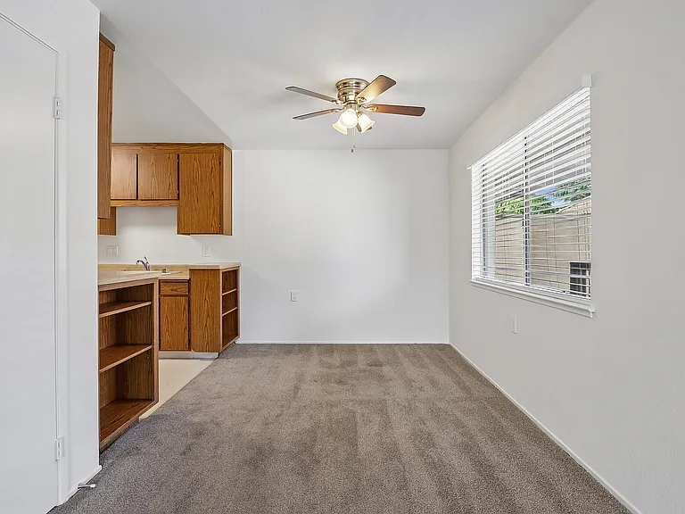 18-web-or-mls-Wisteria St 10-S1807-016