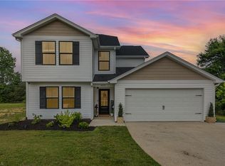 4072 Sawmill Rd, Winston Salem, NC 27107