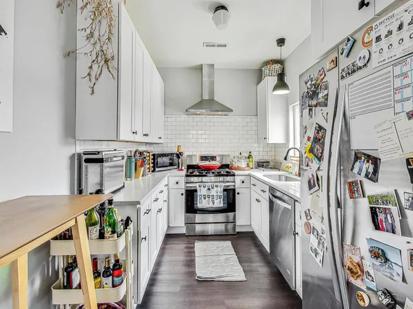 1523 W Augusta Blvd APT 3, Chicago, IL 60642
