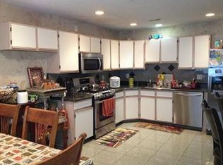 2 Prestwick Way, Edison, NJ 08820