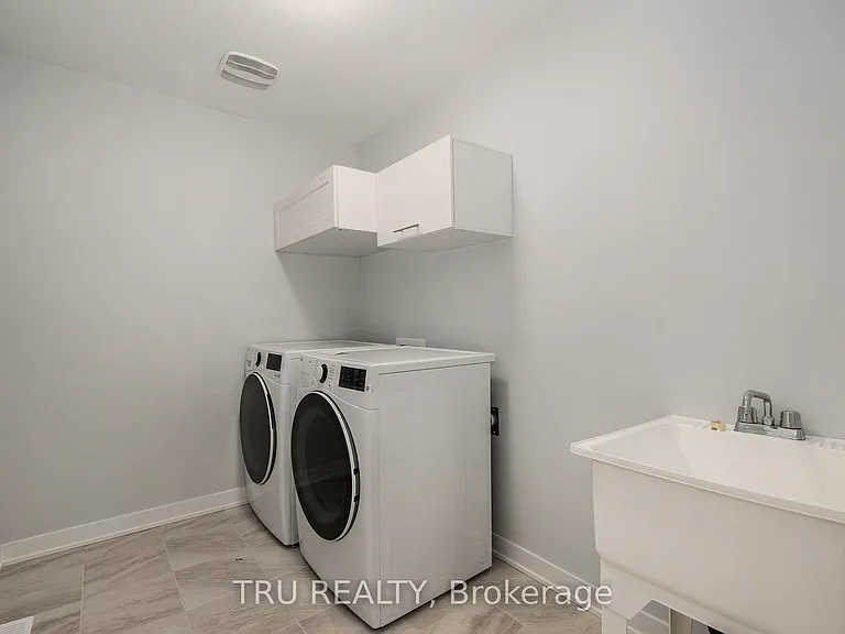 813 Crossgate St — Photo 20