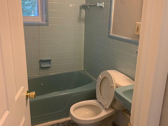 4th image of 608 Gay St APT B7