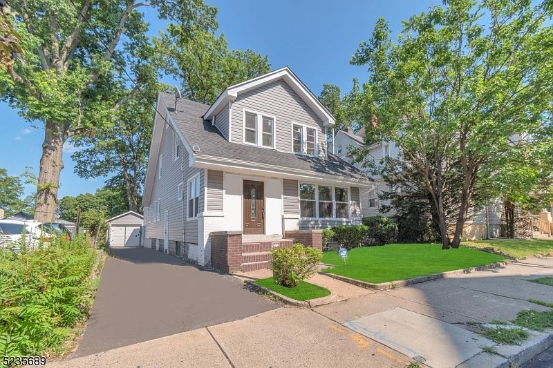 1st image of 468-470 Sanford Ave