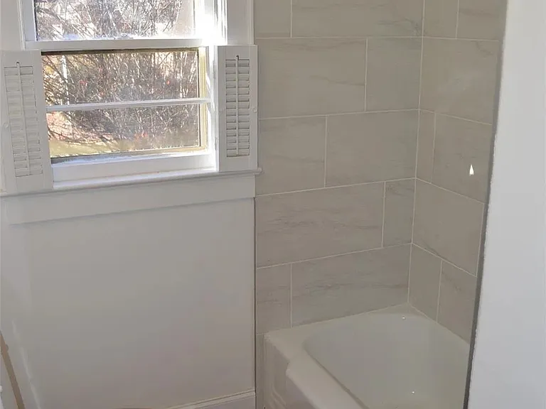 1225 Davie Ave — Photo 14