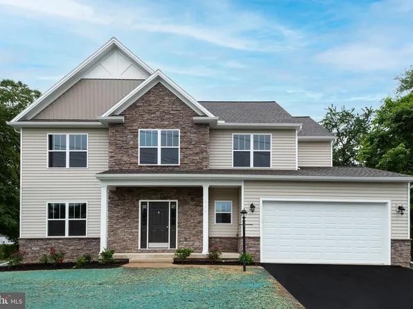 2312 Continental Dr, Harrisburg, PA 17110