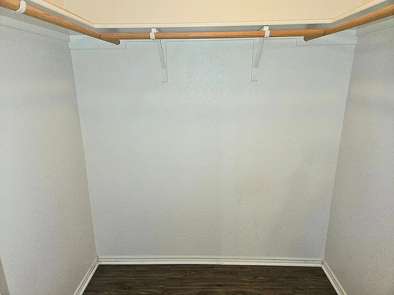 2404 Clairborne Dr — Photo 19
