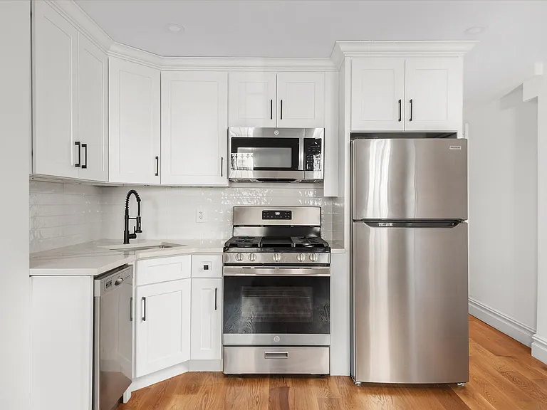 524 Herkimer St #1 — Photo 5