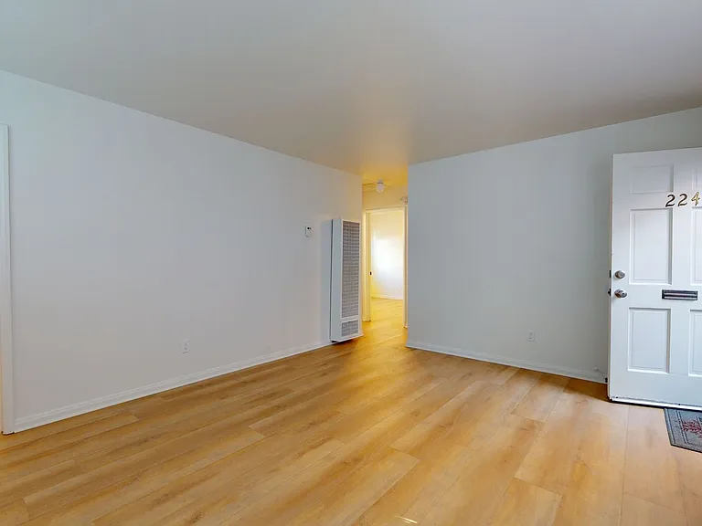224-226 C Ave — Photo 2