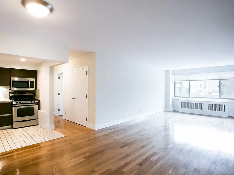360 E 65th St #7E — Photo 1