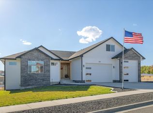 18006 E Apollo Rd, Greenacres, WA 99016