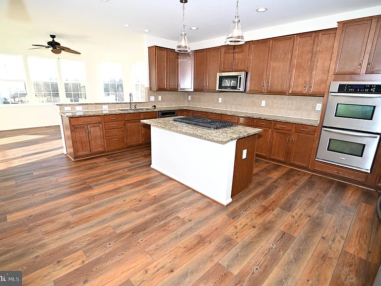 7001 Chaptico Ct — Photo 38
