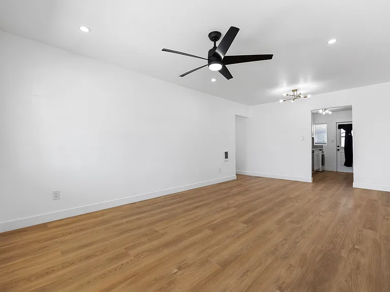 895 Riverlawn Ave #B — Photo 12
