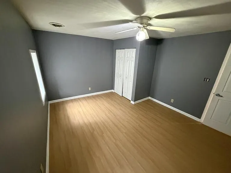 202 N Townsend St — Photo 4