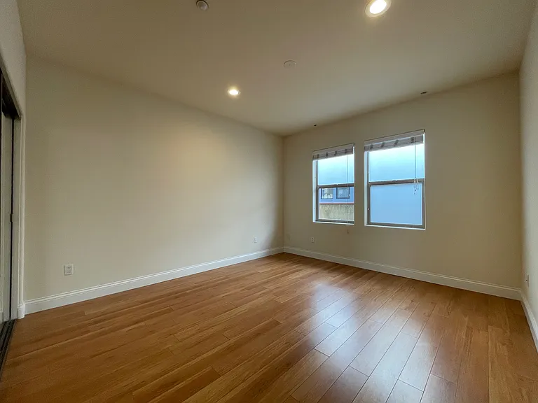 2030 Dracena Dr #17 — Photo 10