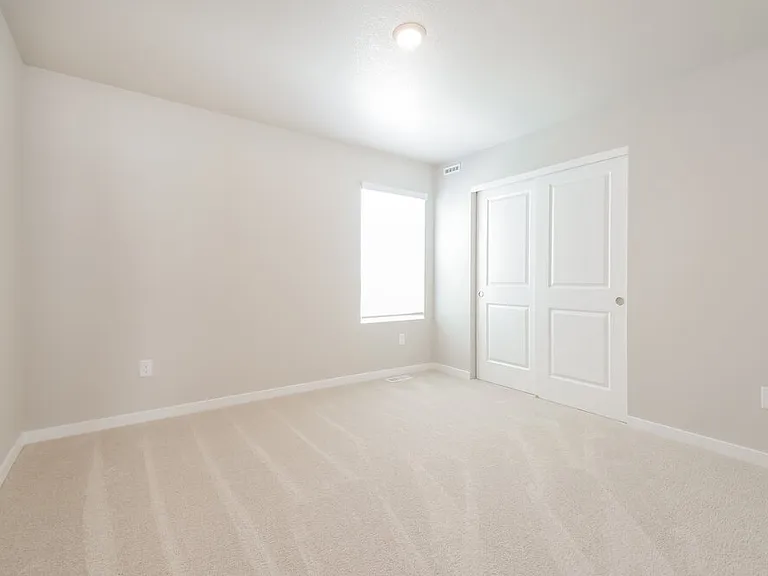 2130 Christina St — Photo 15