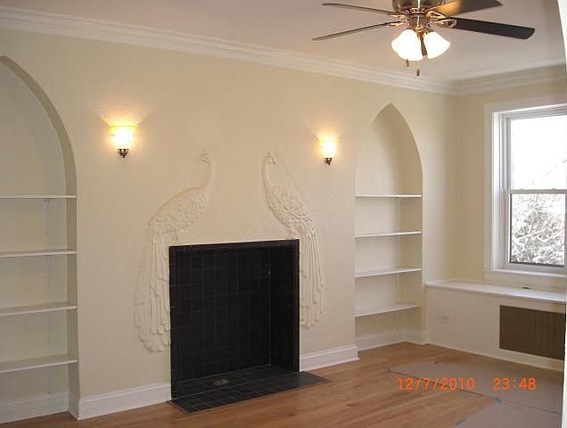 2nd image of 6237 N Lakewood Ave APT Gdn