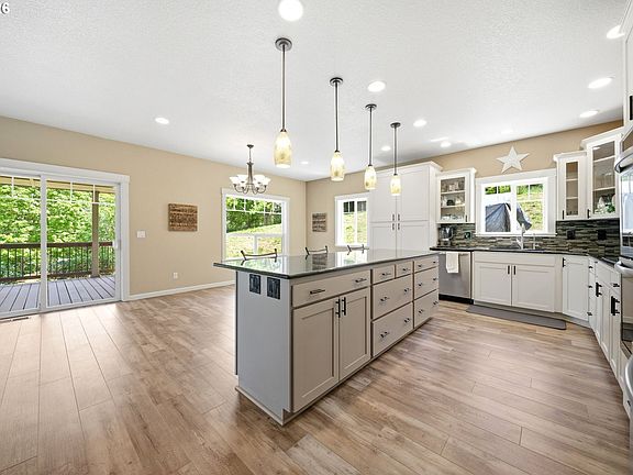 5th image of 40217 NW Cardai Hill Rd