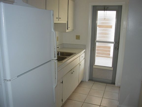 2nd image of 406 Morgan Cir S