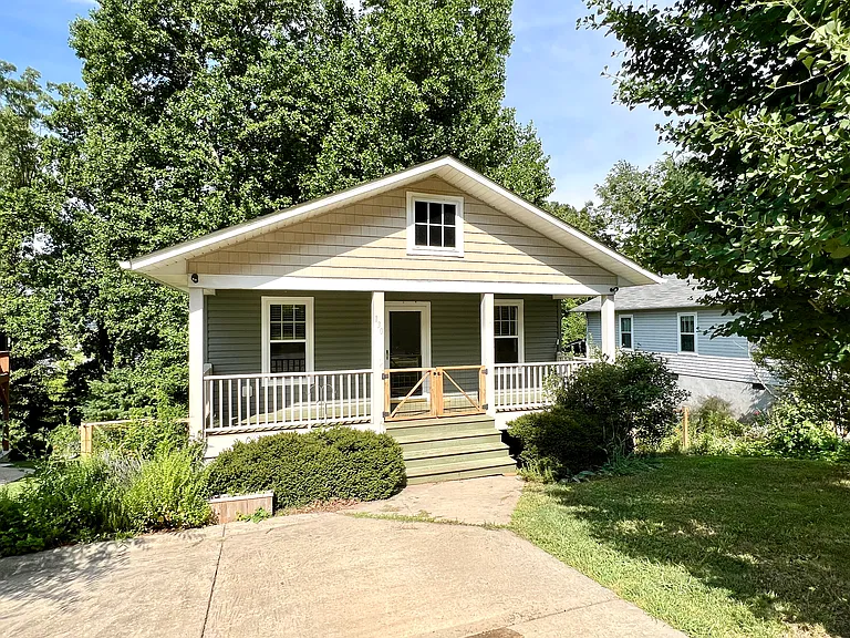130 Warren Haynes Dr — Photo 2