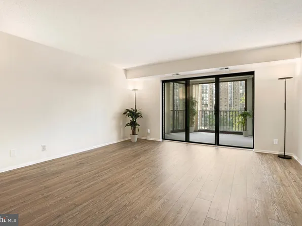 5903 Mount Eagle Dr APT 707, Alexandria, VA 22303