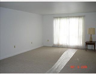 3rd image of 109 Valley Hi Dr