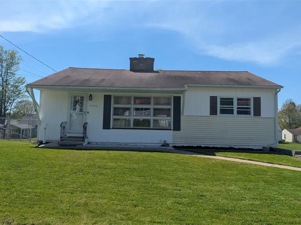2704 Smith Dr, Endwell, NY 13760