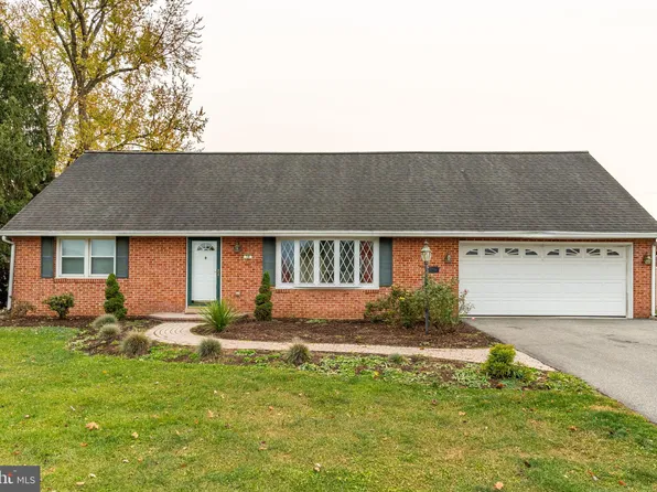 50 Cedar Ave, Ephrata, PA 17522