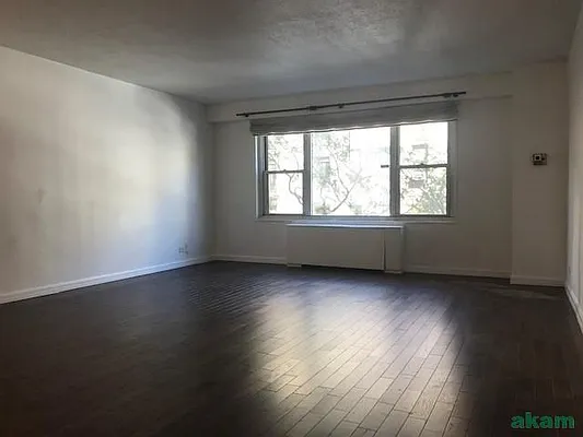 Rented by Akam Sales and Brokerage | media 2