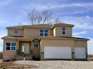 20774 Emerald St, Spring Hill, KS 66083